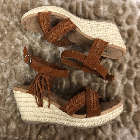 Minnetonka Shoes - Minnetonka Naomi Sandals